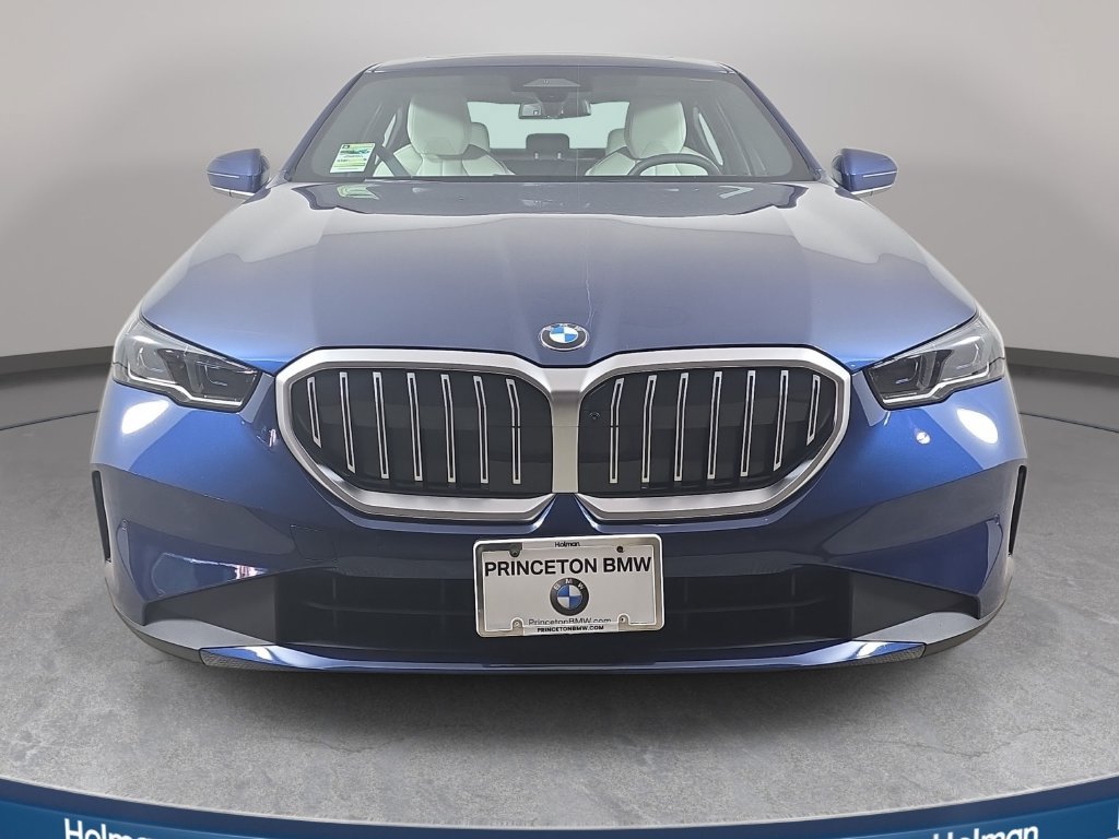 Certified 2026 BMW 530i xDrive w/ Convenience Package AWD/4WD image 2