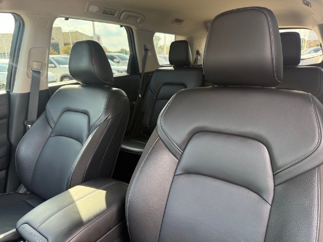 Used 2024 Nissan Pathfinder SL w/ Lighting Package (N92) AWD/4WD image 13