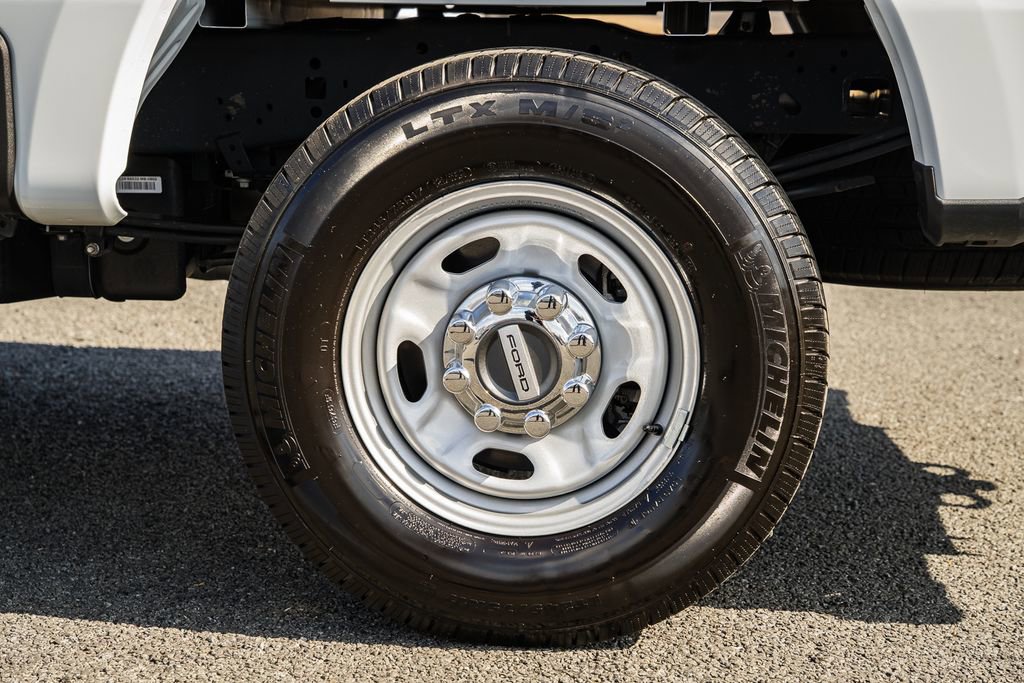 Used 2024 Ford F250 XL w/ Snow Plow Prep Package image 19