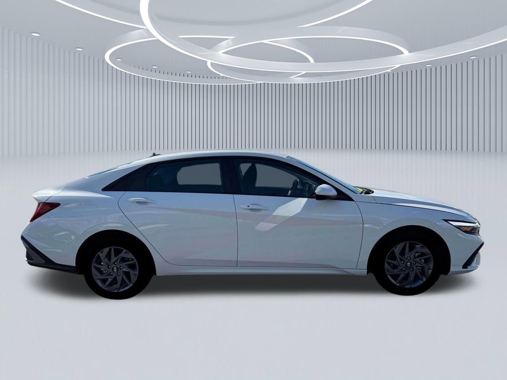 New 2026 Hyundai Elantra Blue image 9