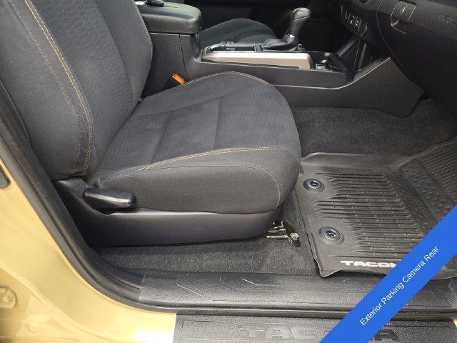 Used 2018 Toyota Tacoma SR5 AWD/4WD image 10