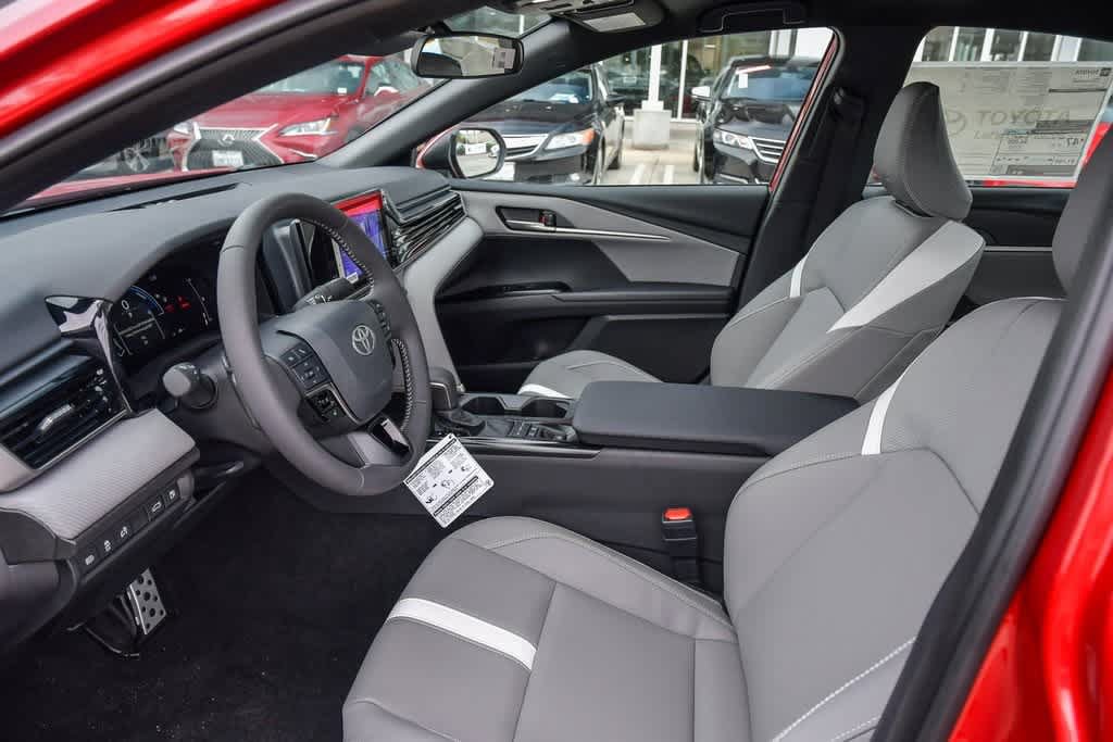 New 2025 Toyota Camry SE FWD image 17