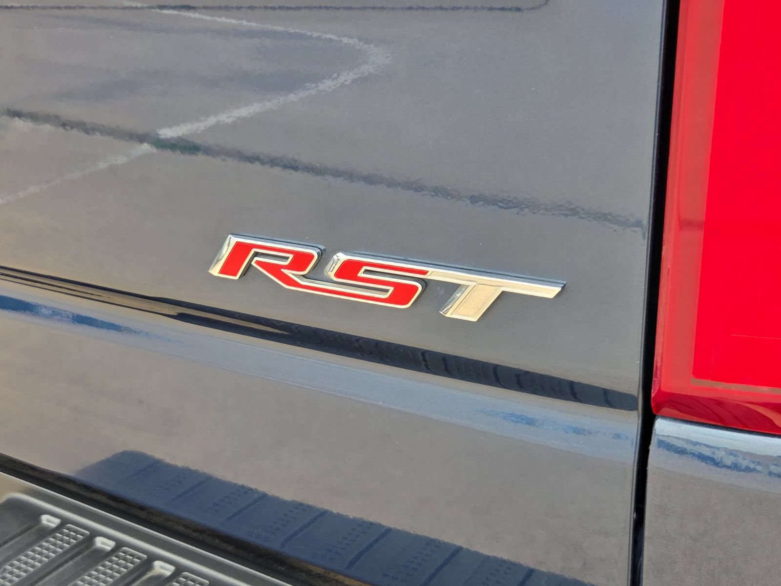 Used 2019 Chevrolet Silverado 1500 RST AWD/4WD image 30