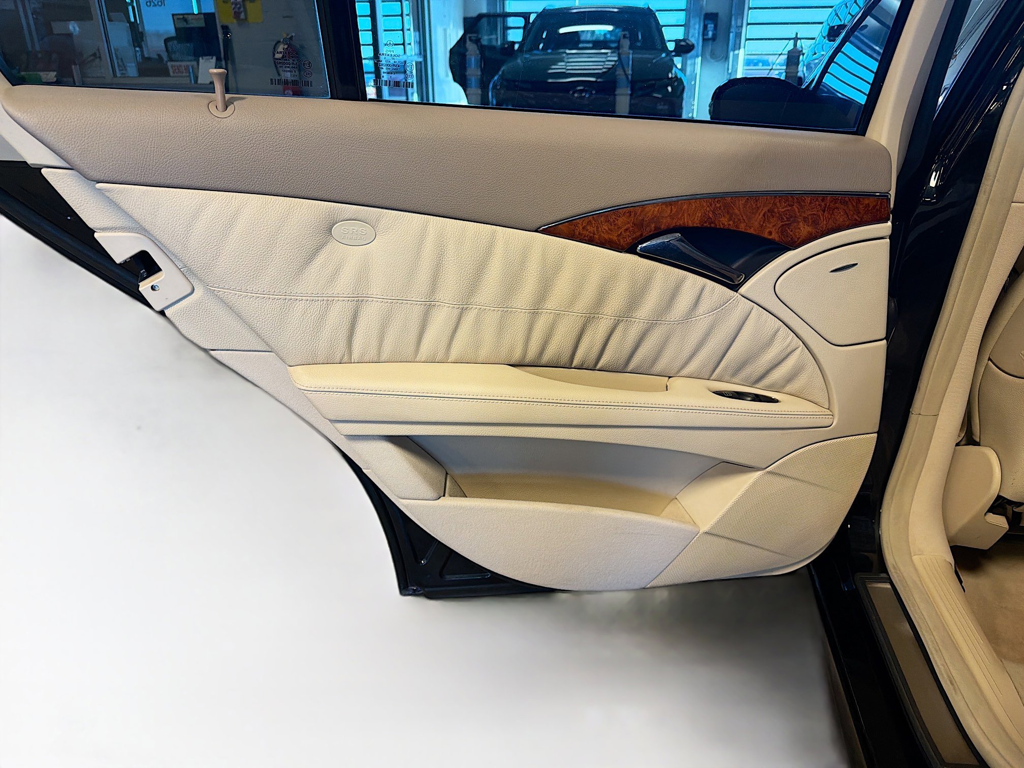 Used 2006 Mercedes-Benz E 350 4MATIC Sedan image 25