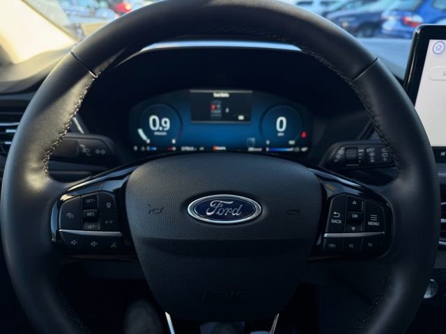 Used 2022 Ford Escape Titanium w/ Class II Trailer Tow Package image 23