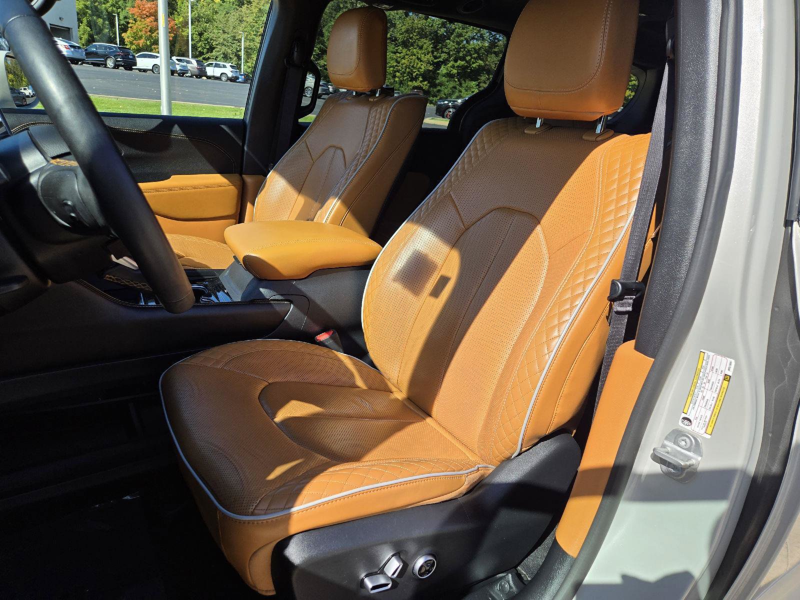 Used 2021 Chrysler Pacifica Pinnacle AWD/4WD image 13