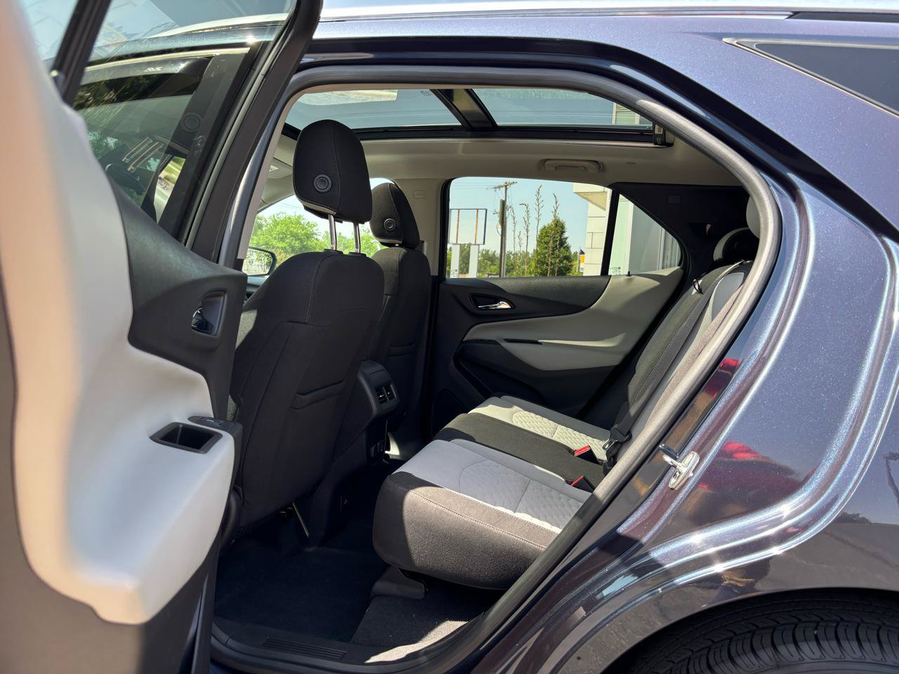 Used 2018 Chevrolet Equinox LT w/ Sun & Infotainment Package FWD image 31