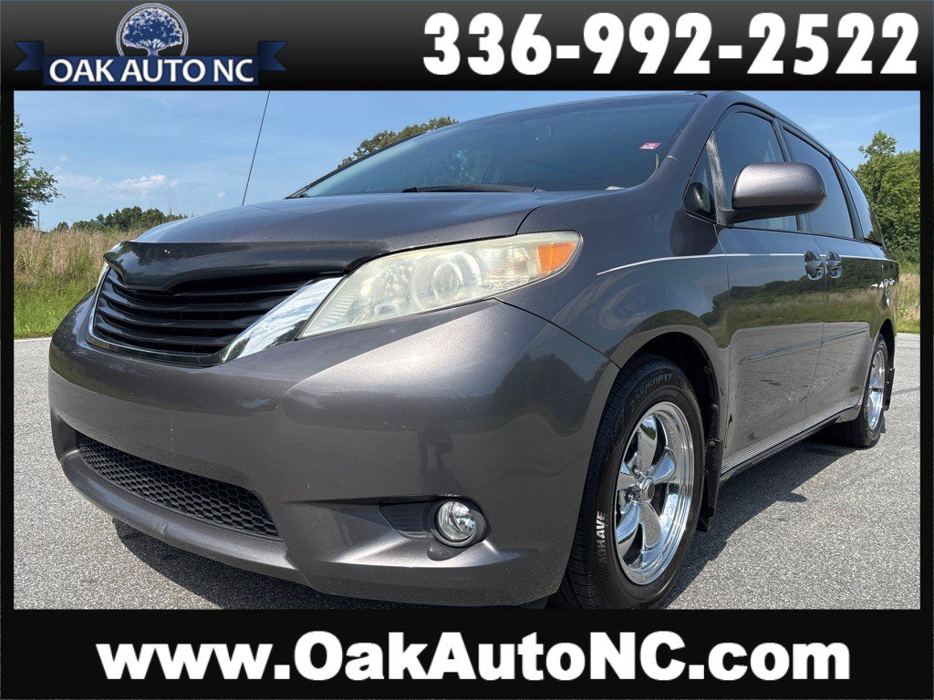Used 2012 Toyota Sienna LE FWD image 1