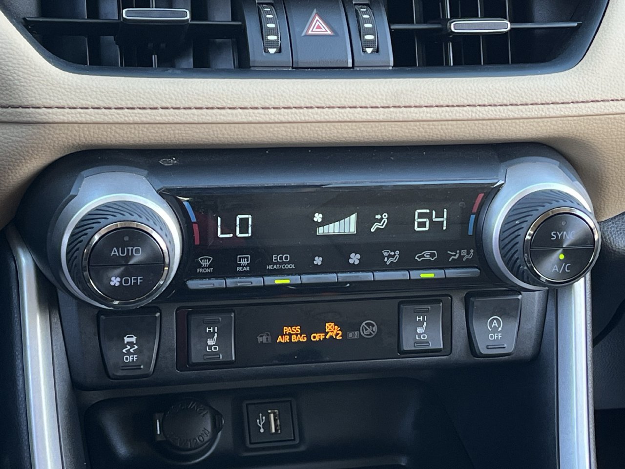 Used 2025 Toyota RAV4 XLE Premium w/ Weather Package FWD image 18
