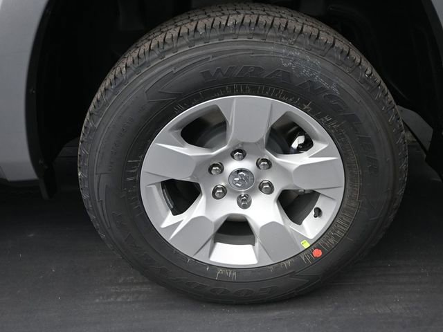 New 2026 RAM 1500 4x4 Crew Cab image 39