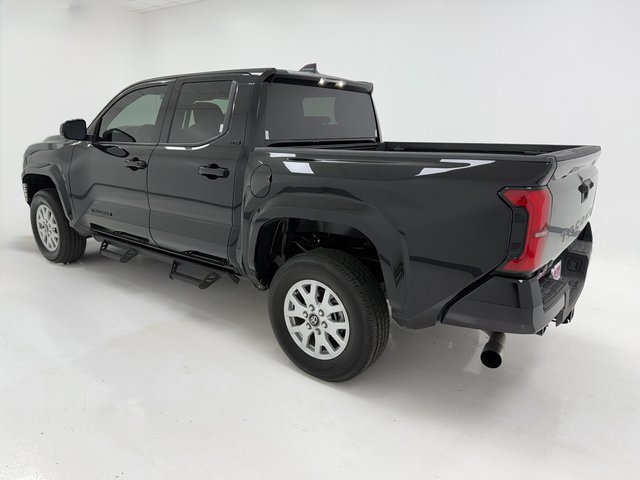 Used 2025 Toyota Tacoma SR5 image 37