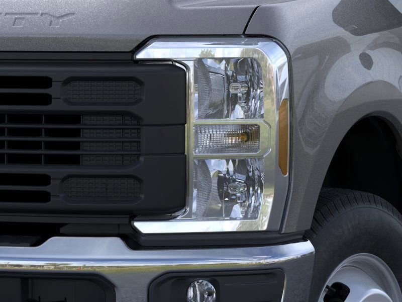 New 2026 Ford F350 4x4 Crew Cab DRW Super Duty image 18