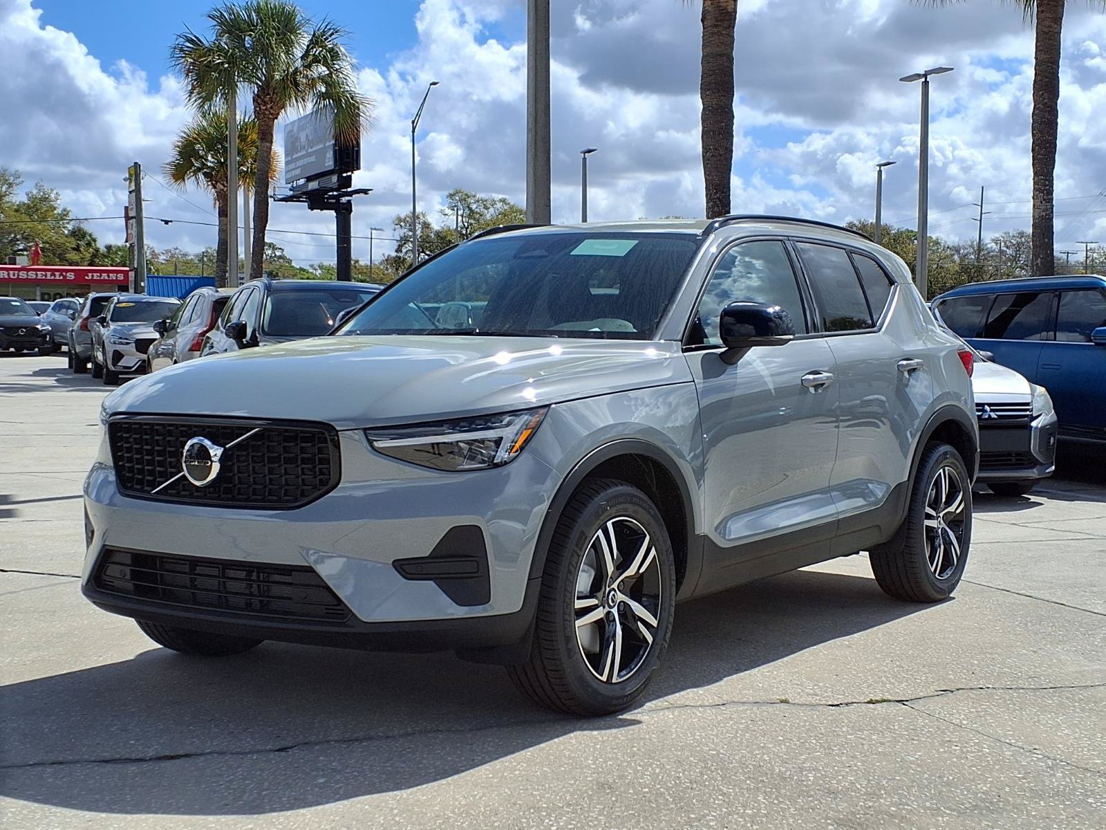 New 2026 Volvo XC40 B5 Core AWD/4WD image 3