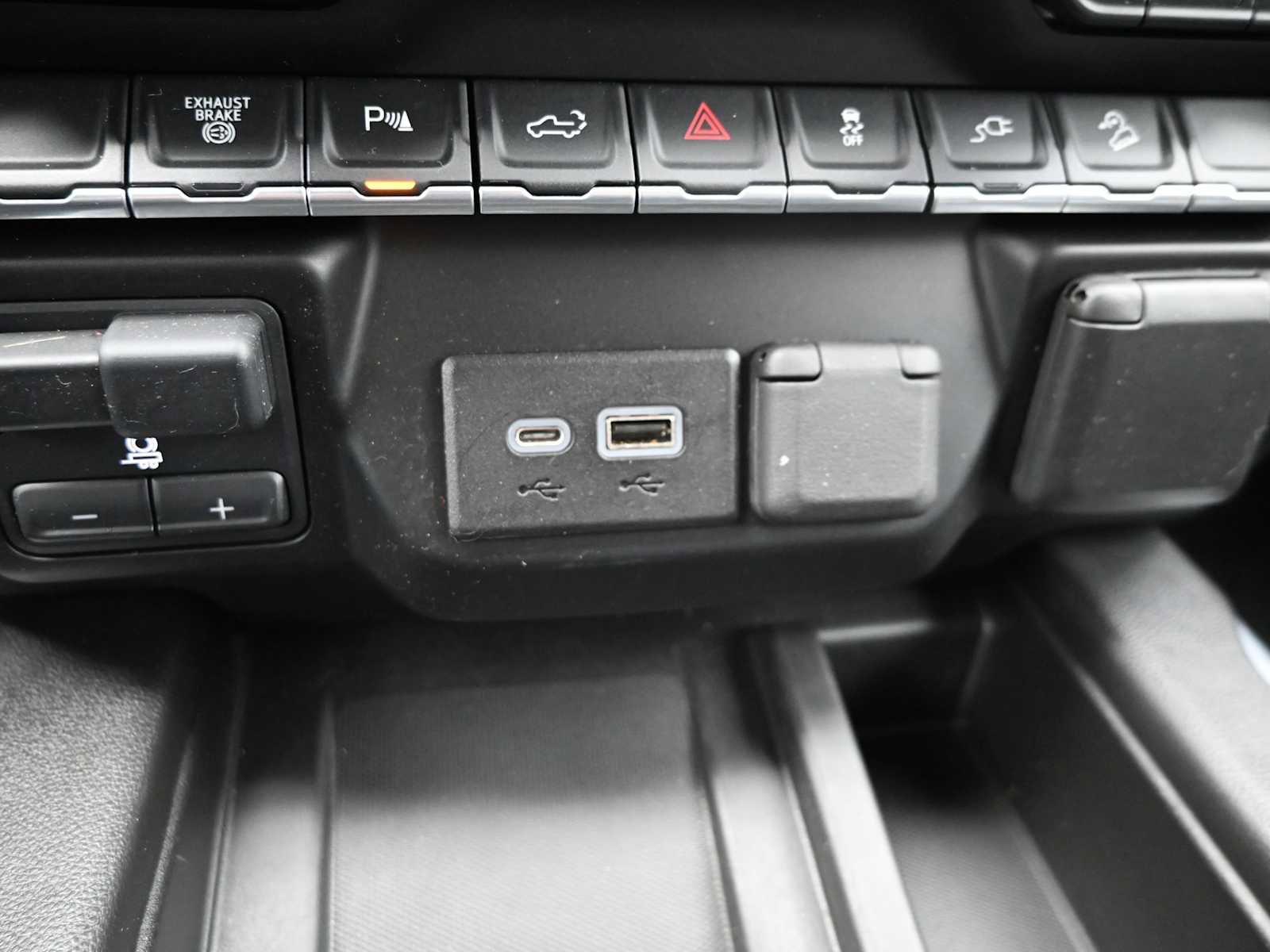 Used 2022 GMC Sierra 2500 AT4 w/ AT4 Preferred Package image 15