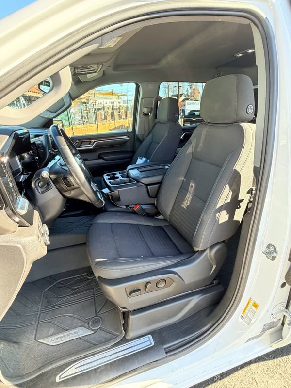 Used 2023 Chevrolet Silverado 1500 LT image 18