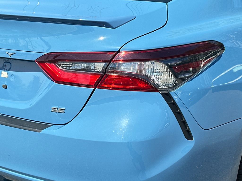 Used 2023 Toyota Camry SE image 5