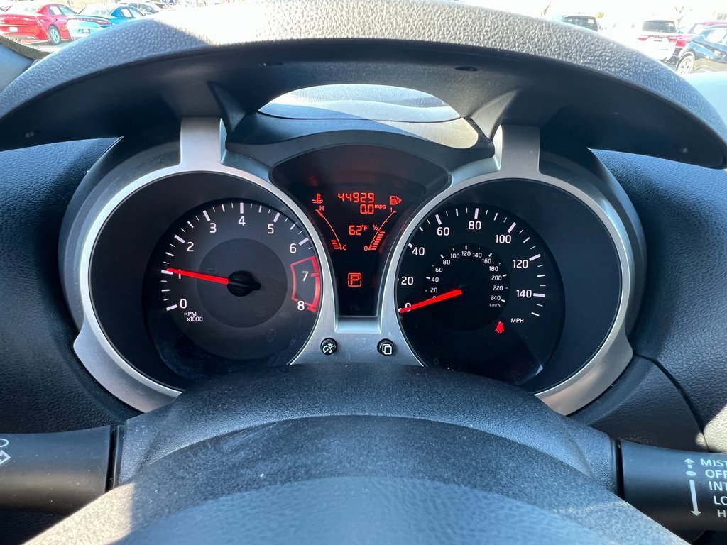 Used 2015 Nissan Juke SV w/ Technology Package image 29