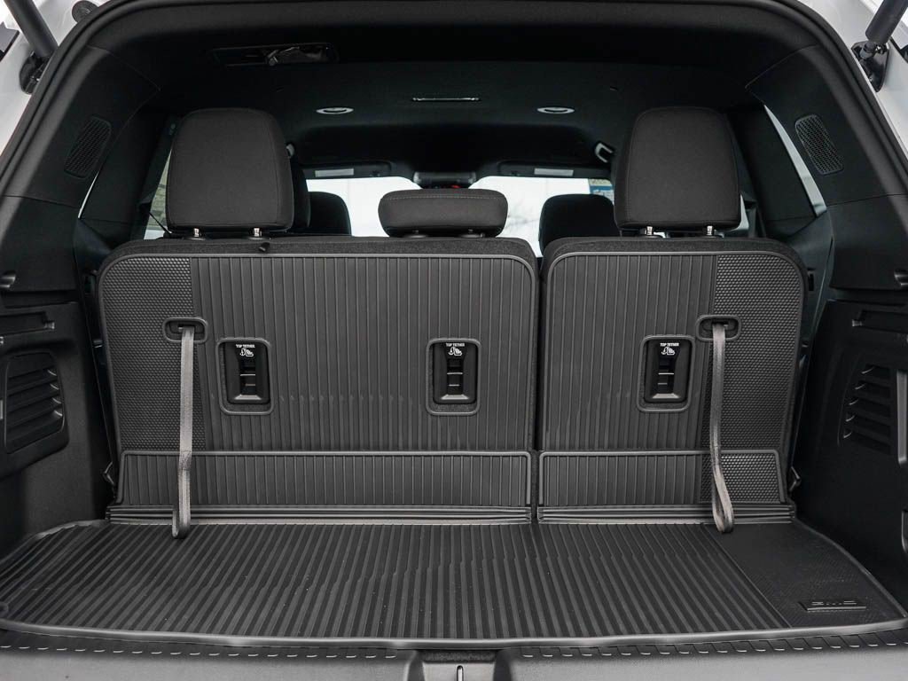 New 2026 GMC Acadia Elevation w/ LPO, Floor Liner Package AWD/4WD image 8