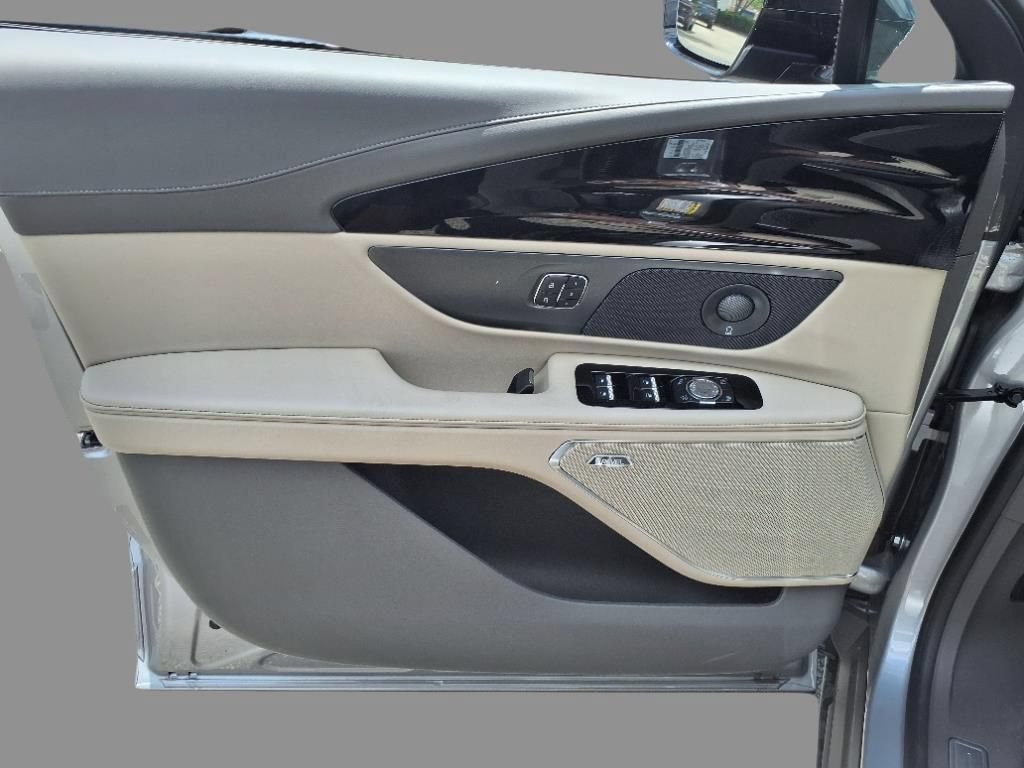 New 2025 Lincoln Nautilus Reserve w/ Jet Appearance Package AWD/4WD image 17