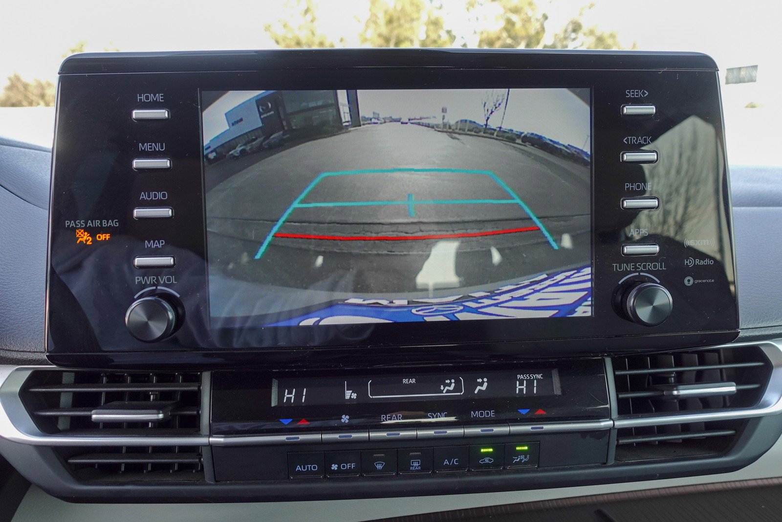 Used 2024 Toyota Sienna LE image 21