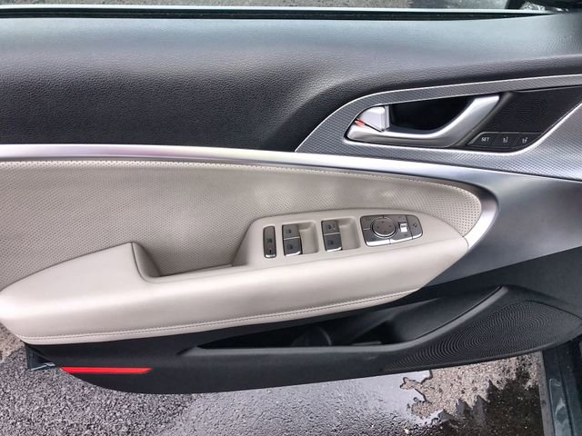 Used 2023 Genesis G70 3.3T image 13