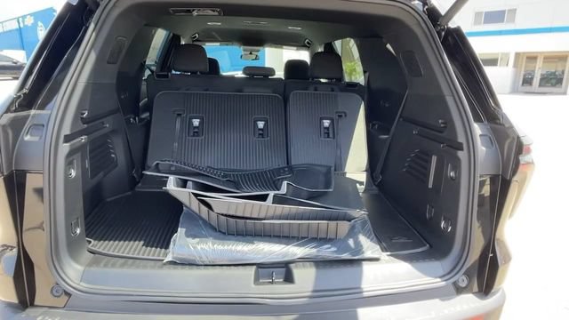 New 2026 Chevrolet Traverse LT w/ LPO, Floor Liner Package FWD image 28