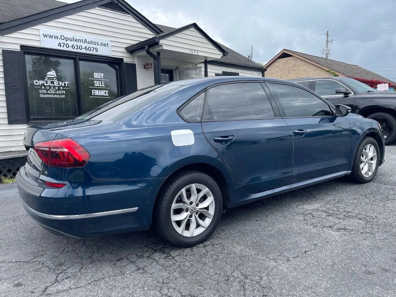 Used 2018 Volkswagen Passat 2.0T S w/ Driver Assistance Package FWD image 8