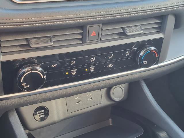 Used 2024 Nissan Rogue S image 18