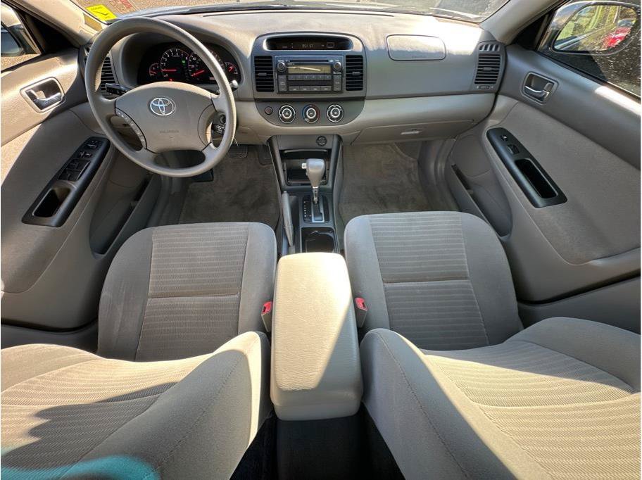 Used 2005 Toyota Camry LE FWD image 18
