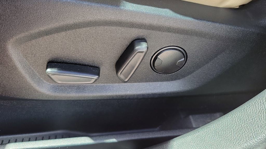 Used 2021 Ford Edge SEL w/ Convenience Package image 27