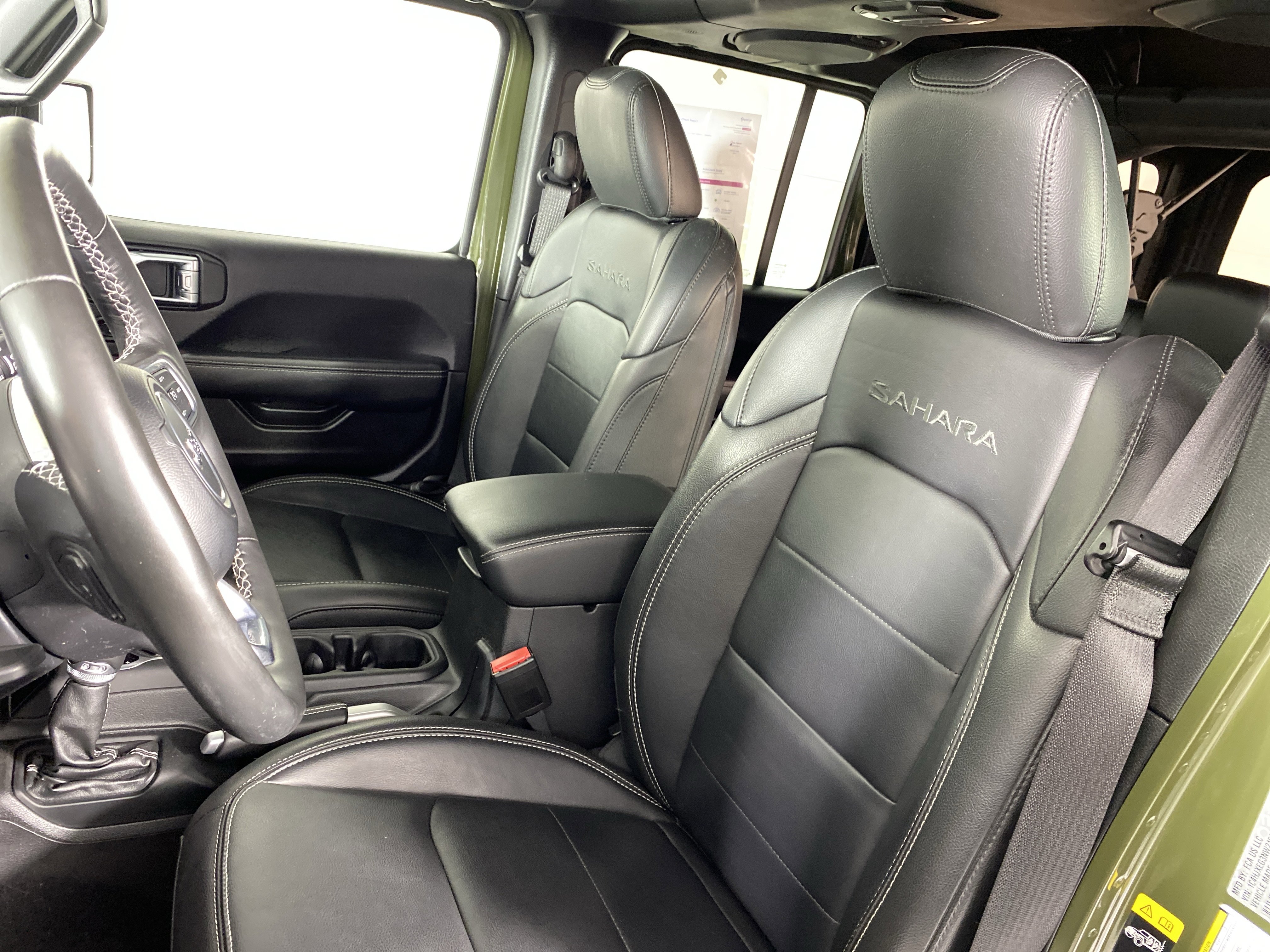 Used 2022 Jeep Wrangler Unlimited Sahara w/ Cold Weather Group image 18