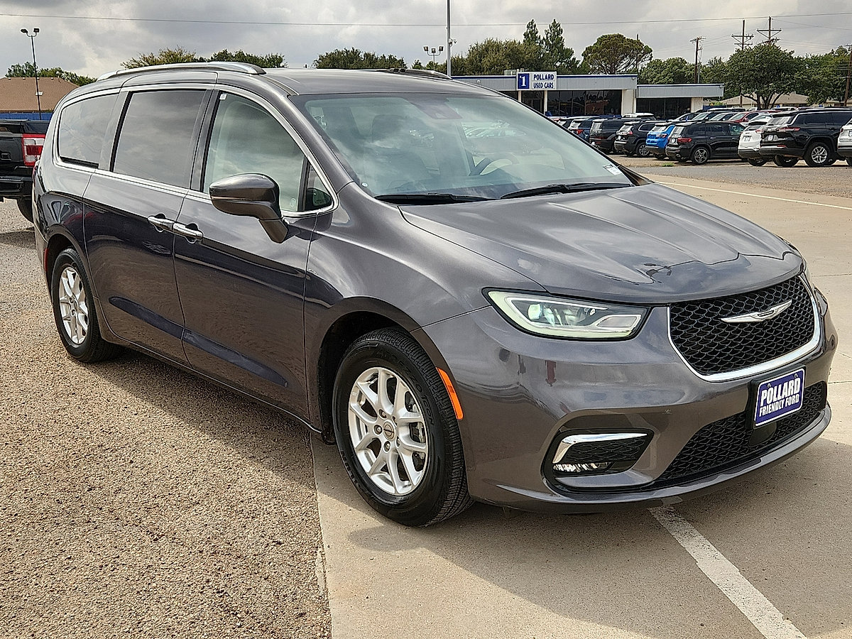 Used 2021 Chrysler Pacifica Touring-L FWD image 5