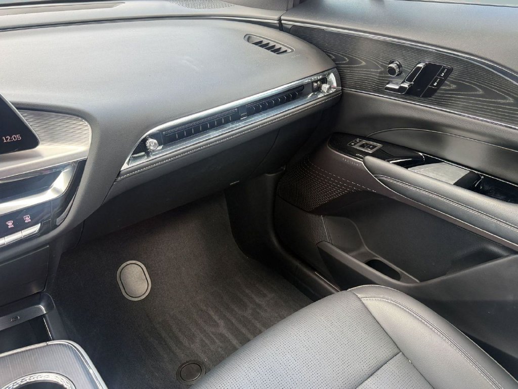 Certified 2024 Cadillac Lyriq Sport RWD image 15