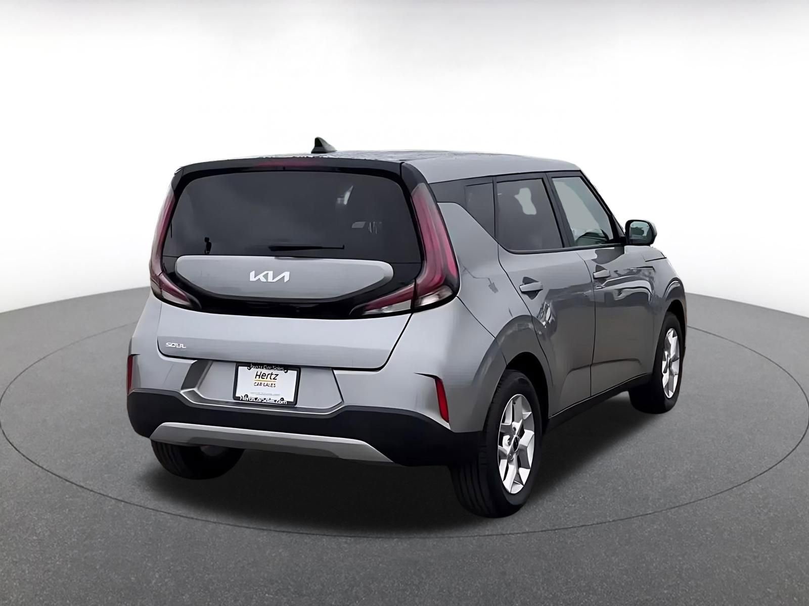 Used 2025 Kia Soul LX w/ LX Technology Package FWD image 14