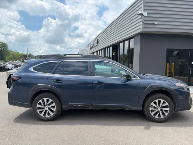 Used 2025 Subaru Outback Premium w/ Popular Package #1 AWD/4WD image 2