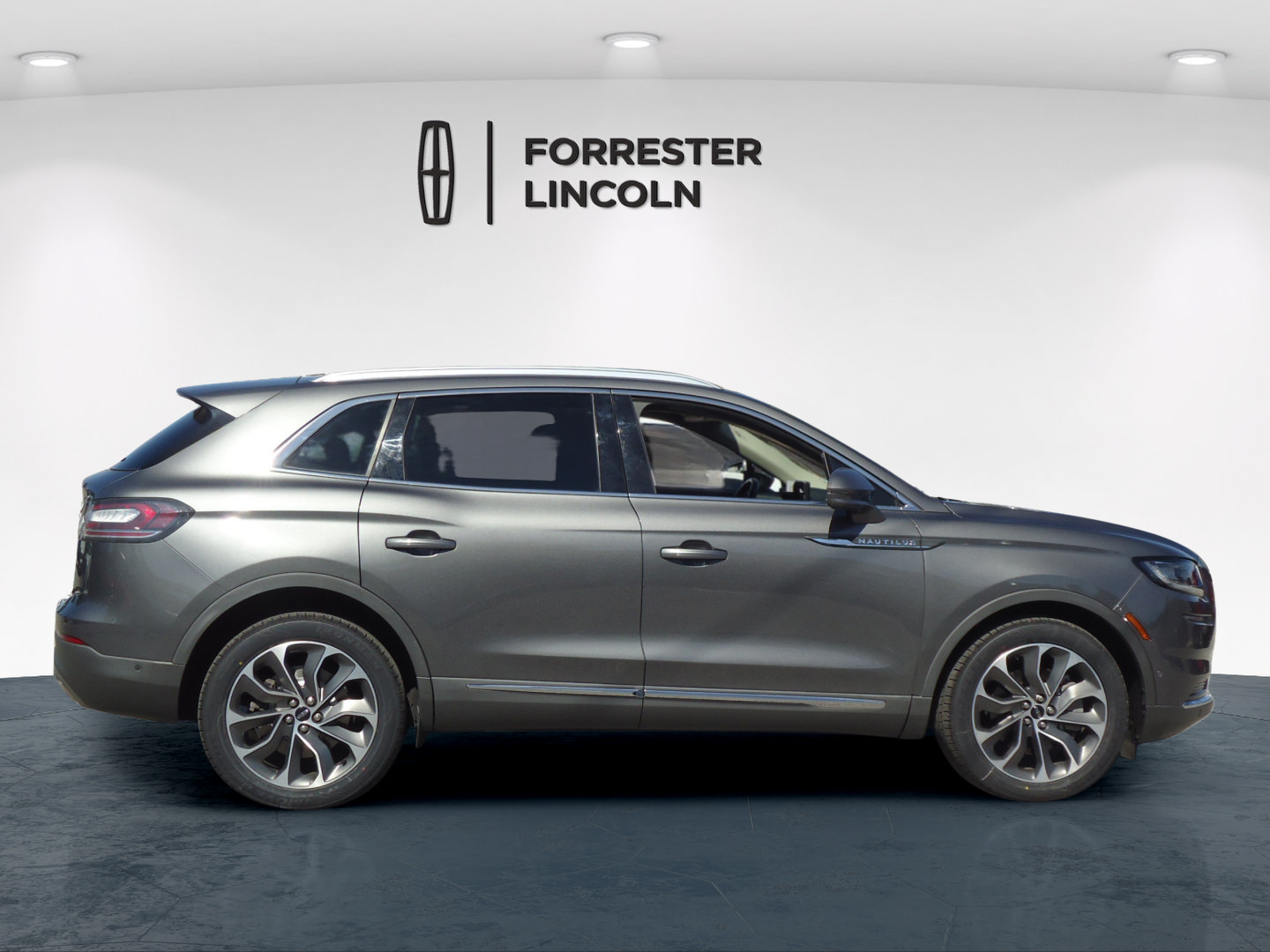 Certified 2023 Lincoln Nautilus Reserve w/ Equipment Group 201A AWD/4WD image 2