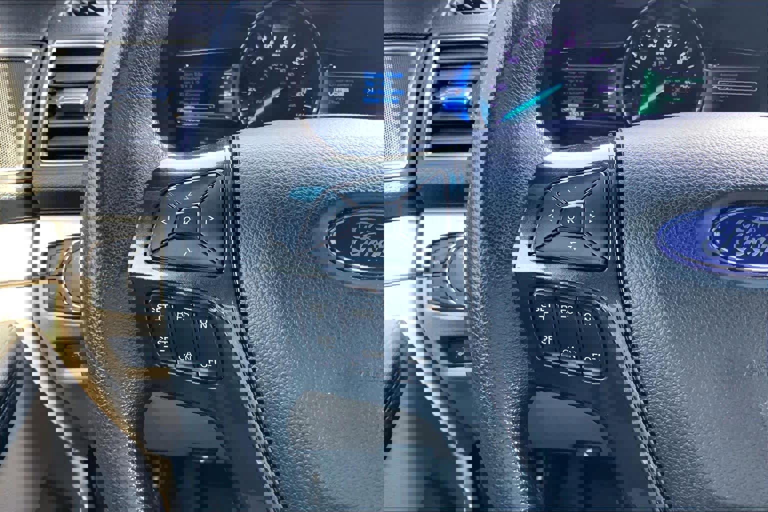 Used 2019 Ford Explorer XLT w/ Equipment Group 201A image 24