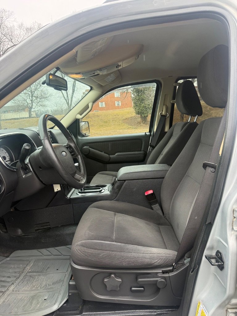 Used 2010 Ford Explorer Sport Trac XLT image 15