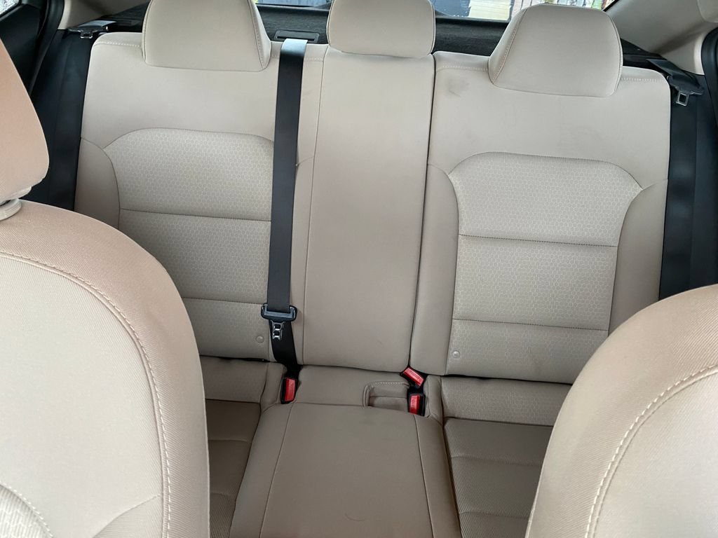 Used 2018 Hyundai Elantra Value Edition FWD image 17