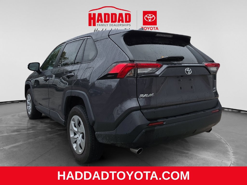 Used 2023 Toyota RAV4 LE AWD/4WD image 3