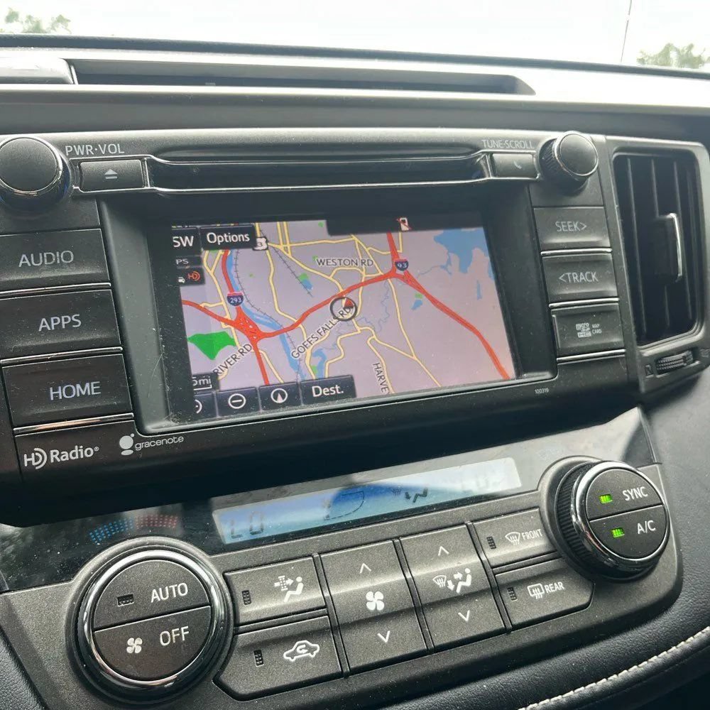 Used 2015 Toyota RAV4 XLE AWD/4WD image 25