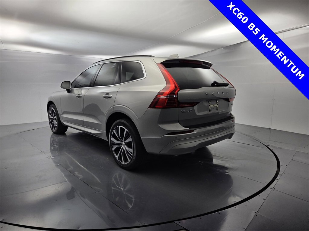 Used 2022 Volvo XC60 B5 Momentum image 13
