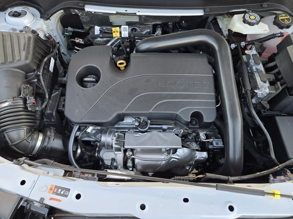 New 2027 Chevrolet Equinox RS w/ Convenience Package III FWD image 16