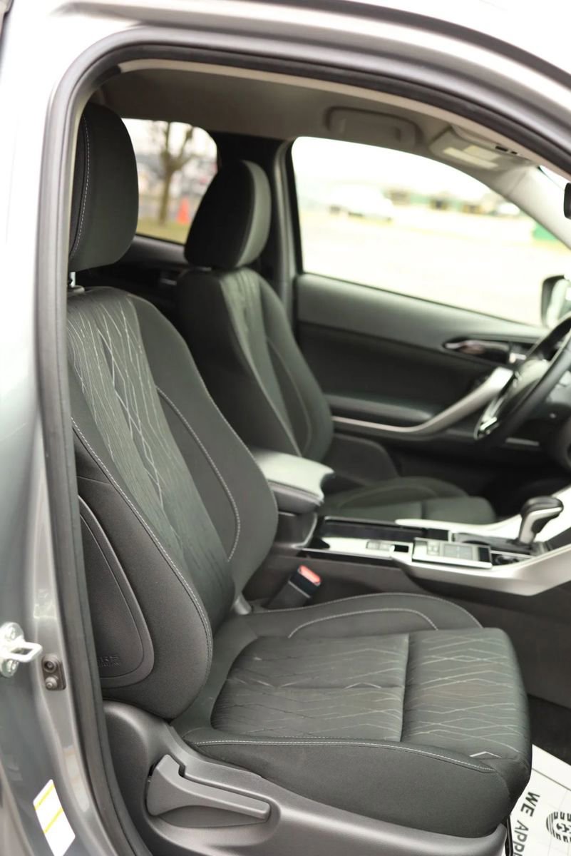 Used 2020 Mitsubishi Eclipse Cross SE image 48