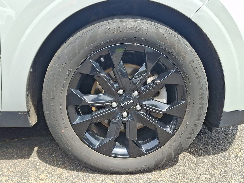 Used 2024 Kia Carnival SX FWD image 8