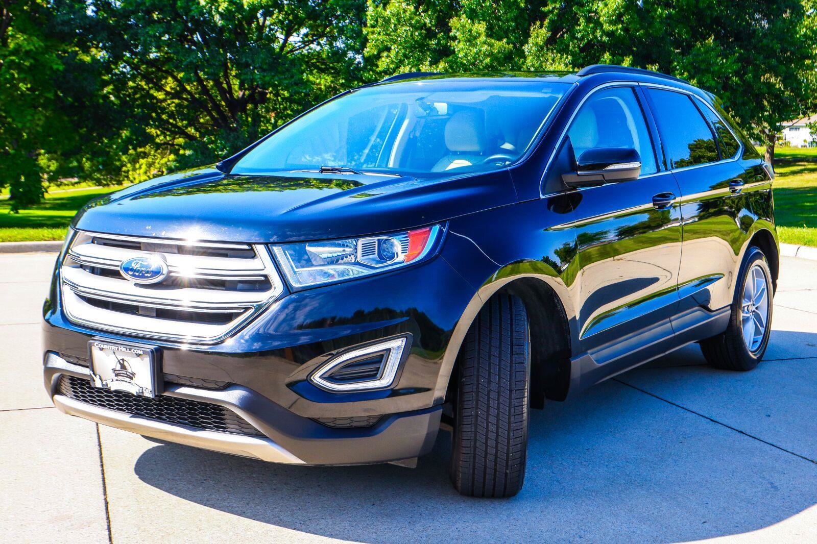 Used 2018 Ford Edge SEL w/ Equipment Group 201A AWD/4WD image 3