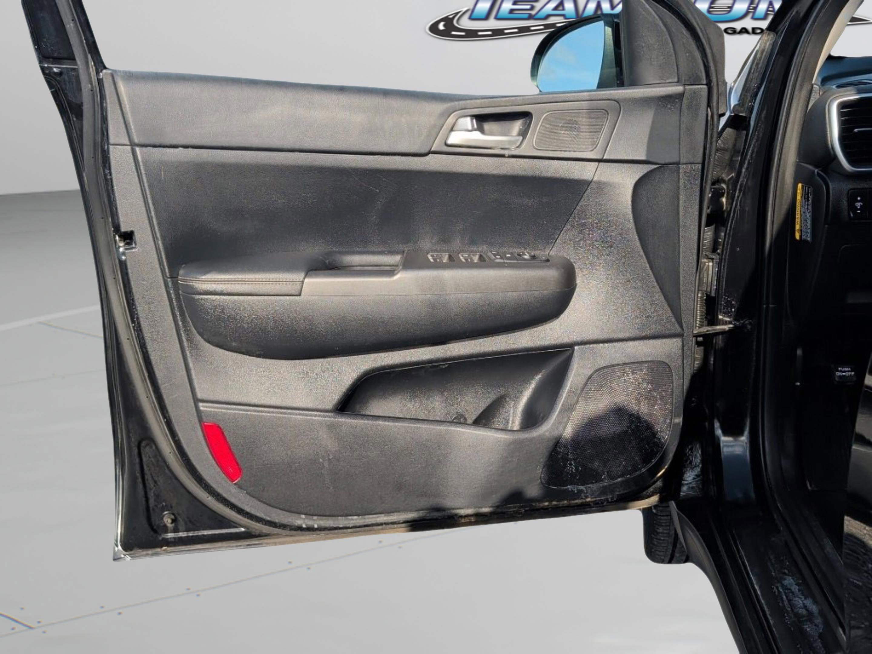 Used 2022 Kia Sportage LX image 23