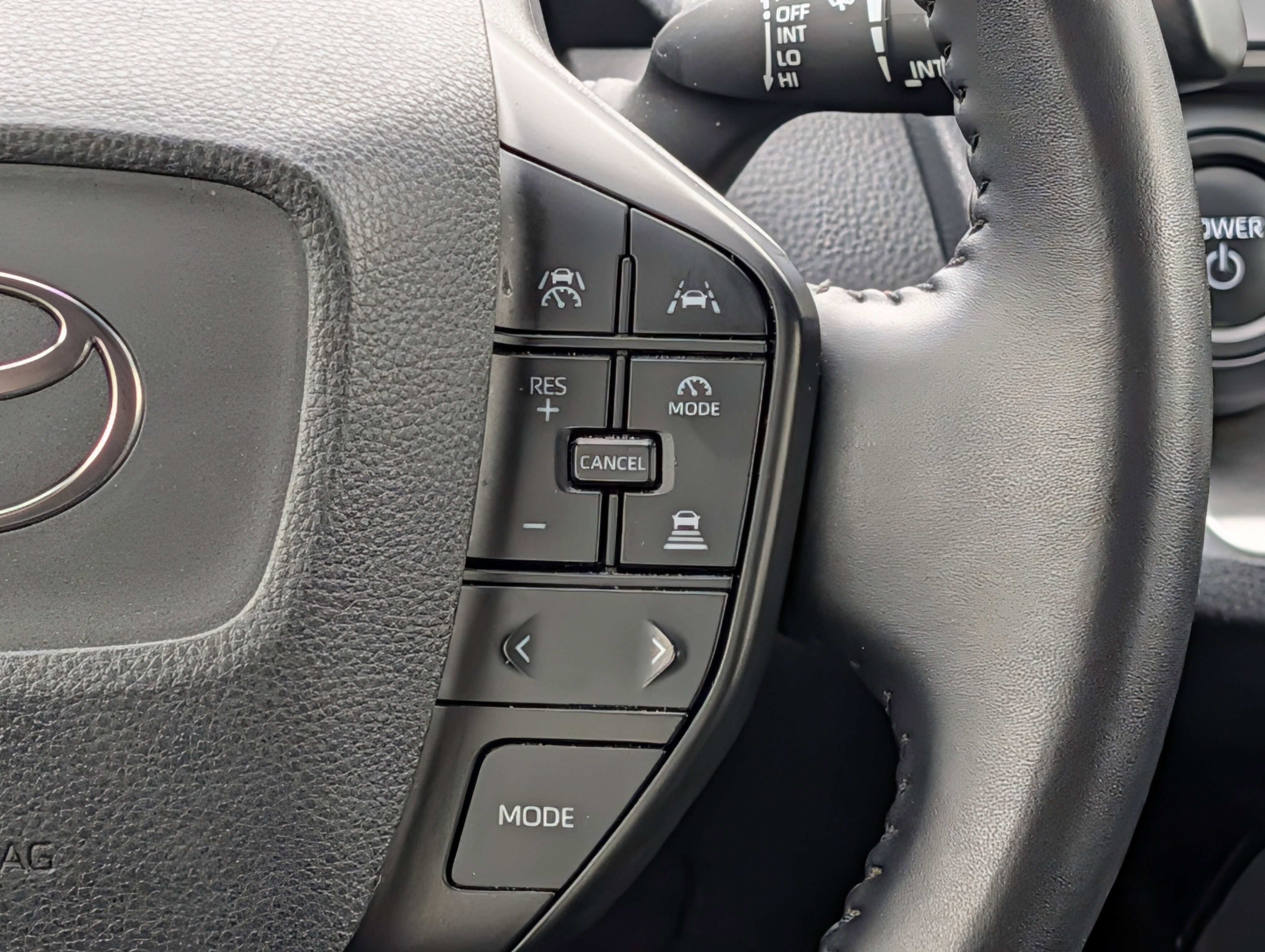 Used 2023 Toyota Prius LE FWD image 23