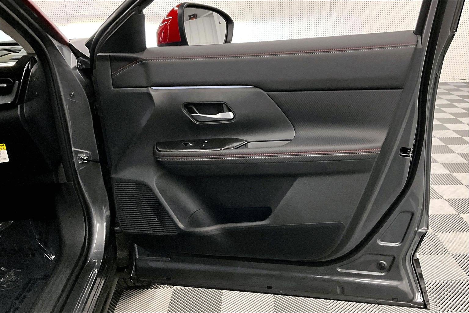 New 2026 Nissan Kicks SR FWD image 35