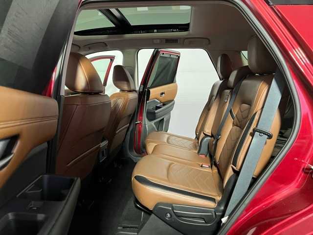 Certified 2022 Nissan Pathfinder Platinum w/ Cargo Package image 24